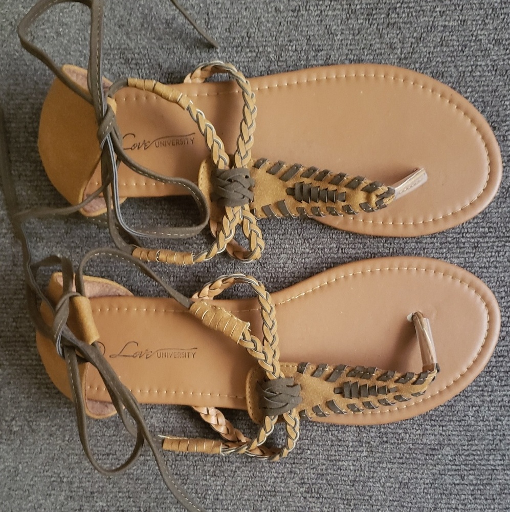 Sandals - Picture 2 of 2